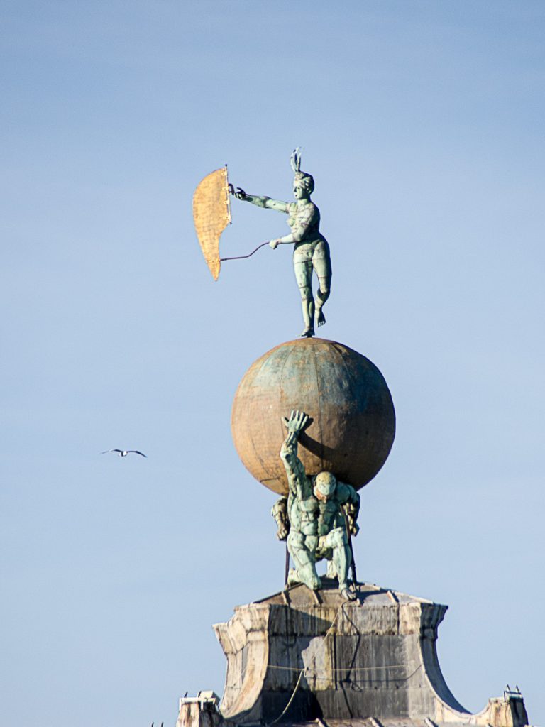 Punta della Dogana di Mare Statue Venice