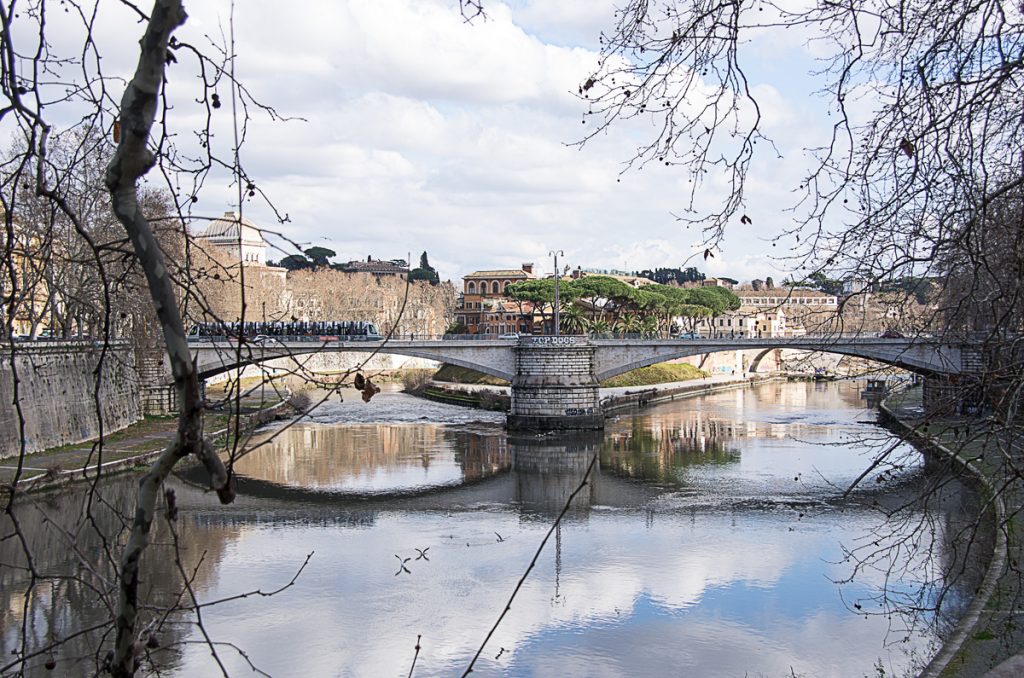 Ponte Garibaldi with Isola Tiberina in Background